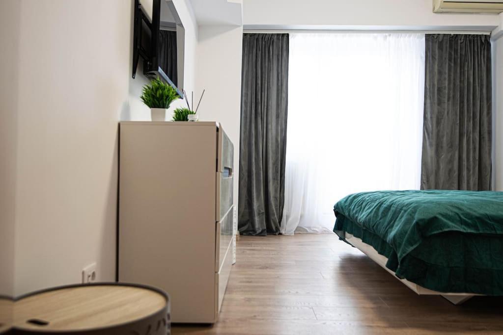 Ultra Central Luxury 3Br 2Bath Apt & Amazing Views Bucharest Exterior photo